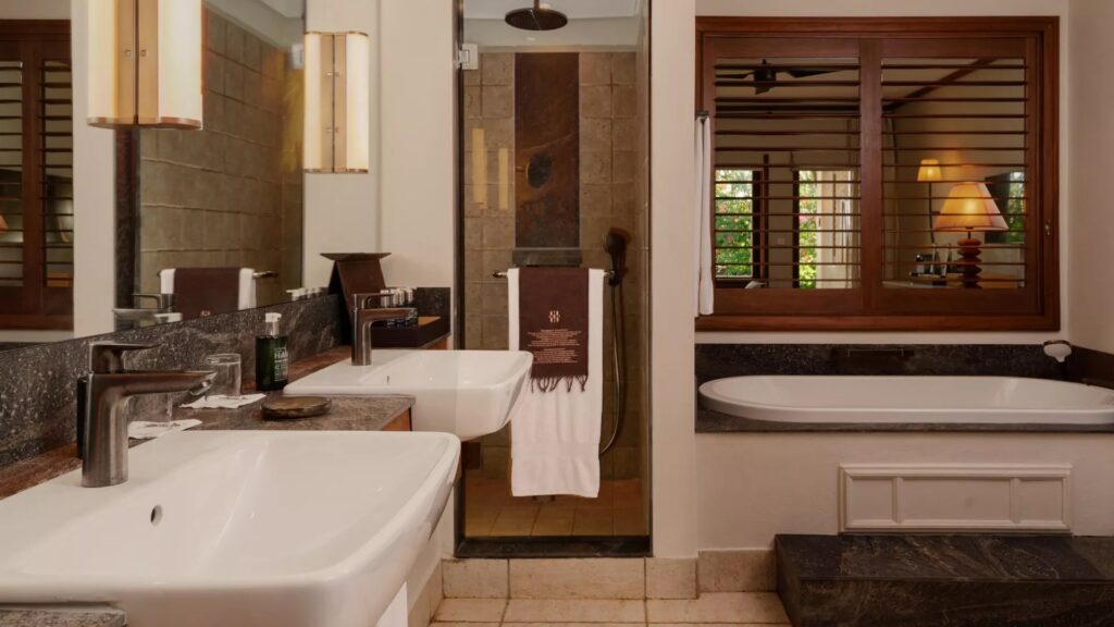 ongolf-golfmatkat-mauritius-deluxe-beachview-bathroom.jpg