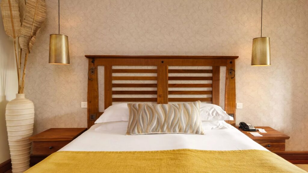 ongolf-golfmatkat-mauritius-deluxe-beachview-bedroom-front-view.jpg