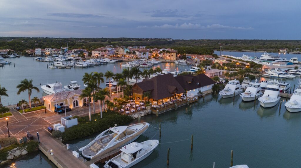 ongolf-golfmatkat-dominikaaninen-casa-de-campo-Casa de Campo-Marina and La Casita Restaurant copia