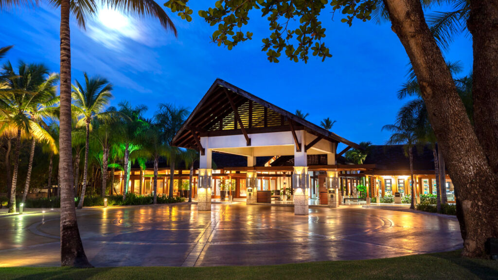ongolf-golfmatkat-dominikaaninen-casa-de-campo-MainEntrance copia