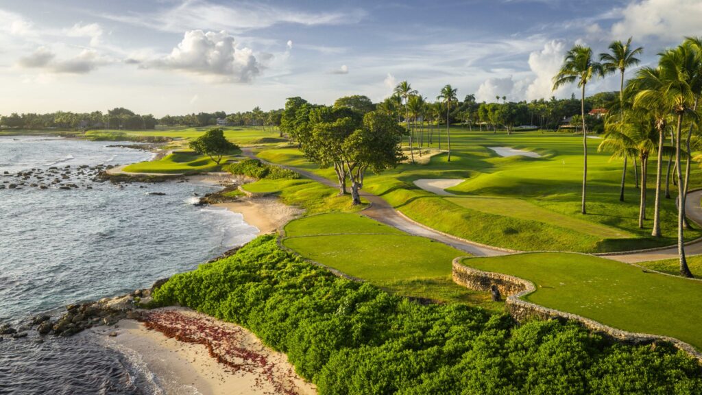 ongolf-golfmatkat-dominikaaninen-casa-de-campo-Teeth of The Dog--54 copia