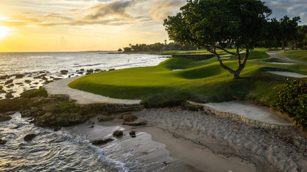 ongolf-golfmatkat-dominikaaninen-casa-de-campo-Teeth of The Dog--70